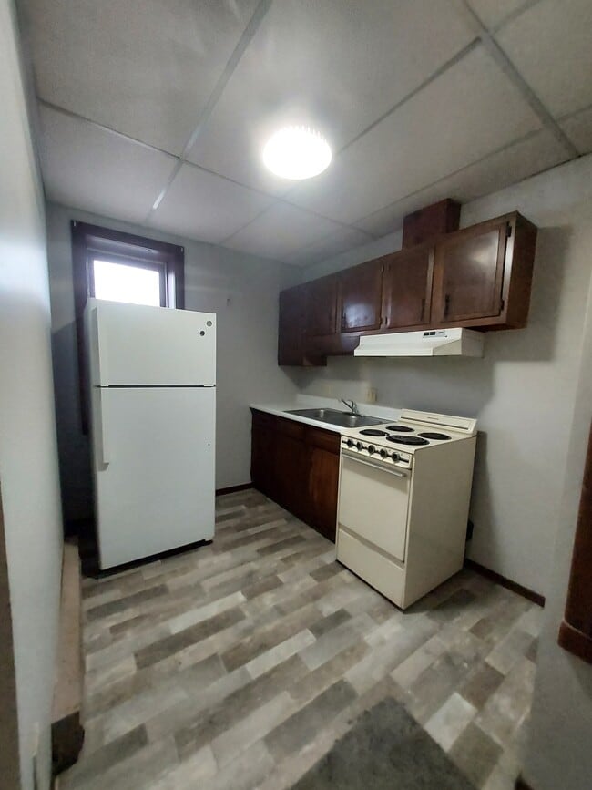 property at 1252 W Main St