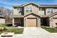 3751 NE Troon Dr in Lee's Summit, MO - Foto de edificio - Building Photo