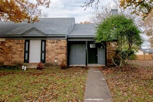 705 Denmark Dr in Mesquite, TX - Building Photo