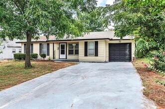 704 Vine St in Euless, TX - Building Photo - Building Photo