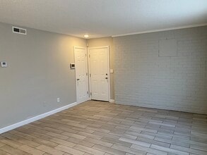 21 Judson Cv, Unit 3 in Jackson, TN - Foto de edificio - Building Photo