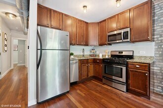 1253 W Roscoe St in Chicago, IL - Building Photo - Building Photo