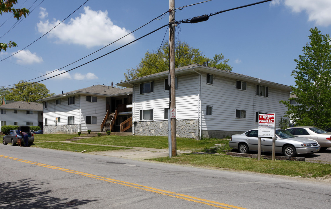 228 Ohio Ave in Youngstown, OH - Foto de edificio