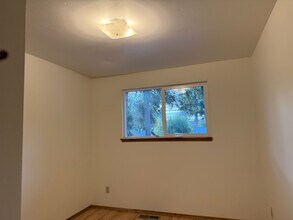 18510 3rd Pl NW in Shoreline, WA - Foto de edificio - Building Photo