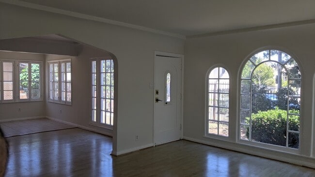 property at 2213 Carmona Ave