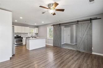 1673 Oak Knoll Cir SE in Atlanta, GA - Building Photo - Building Photo