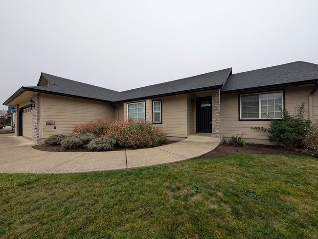 2347 Sony Loop in Eugene, OR - Building Photo - Building Photo