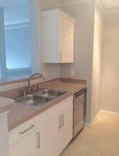 4345 Bayside Village Dr, Unit 301 in Tampa, FL - Building Photo - Building Photo