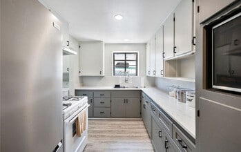 6008 Dunrobin Ave in Lakewood, CA - Building Photo - Building Photo
