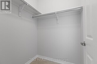 825 Brittanic Rd in Ottawa, ON - Building Photo - Building Photo