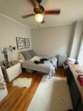 631 W ROSCOE St, Unit c2 in Chicago, IL - Building Photo - Building Photo