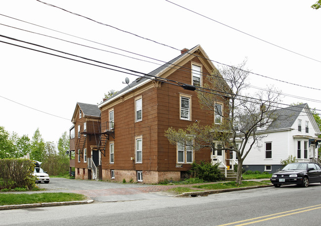 460 St John St in Portland, ME - Foto de edificio - Building Photo