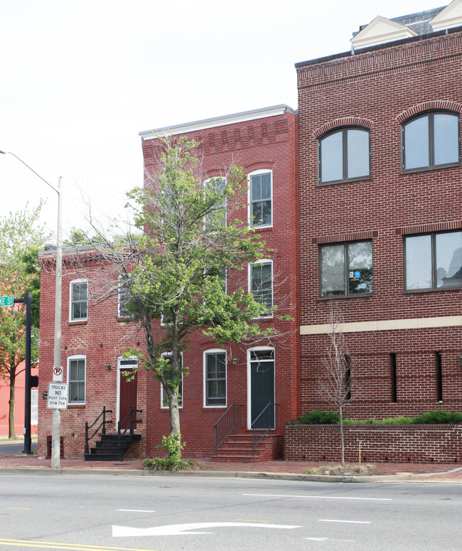 228 S West St in Alexandria, VA - Building Photo - Building Photo