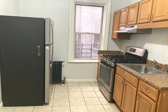 property at 5600 Hudson Ave