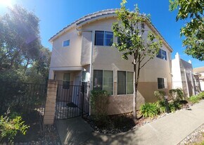 1205 Manzanita Way in San Luis Obispo, CA - Building Photo