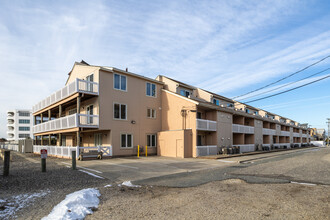 Islander Condominiums in Brigantine, NJ - Building Photo - Building Photo