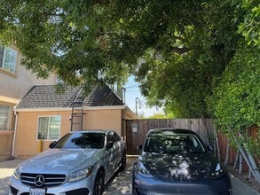 14660 Gault St in Van Nuys, CA - Building Photo - Building Photo