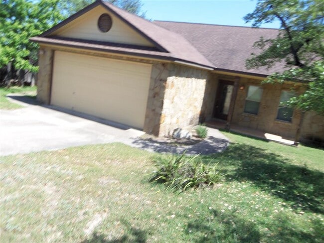 10611 Lake Beach Dr in Dripping Springs, TX - Building Photo - Building Photo
