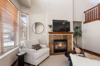 6095 N Fox Pointe Cir in Park City, UT - Foto de edificio - Building Photo