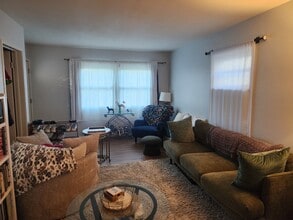 532 Rosecrans Ave in Manhattan Beach, CA - Foto de edificio - Building Photo