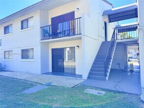 7140 NW 179th St in Hialeah, FL - Building Photo - Building Photo