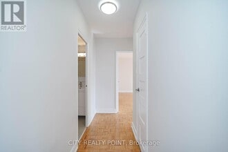 10 Shallmar Blvd in Toronto, ON - Building Photo - Building Photo