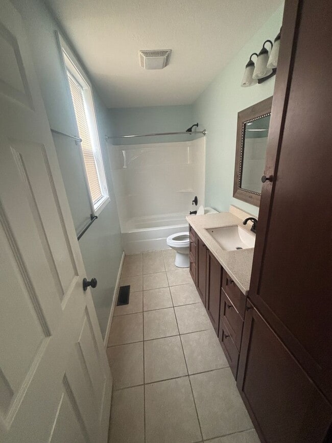 150 E Fair Ave in Lancaster, OH - Building Photo - Building Photo