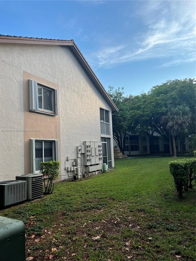 9403 SW 138th Pl in Miami, FL - Foto de edificio - Building Photo