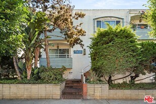 8148 Redlands St, Unit 3 in Los Angeles, CA - Building Photo