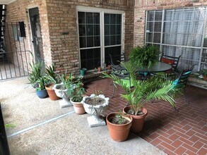 2507 Montrose Blvd in Houston, TX - Building Photo - Building Photo