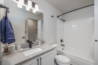 Westvue Apartments in Woodinville, WA - Foto de edificio - Interior Photo