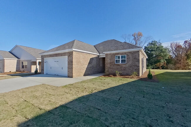 143 Denise Dr in Prattville, AL - Foto de edificio - Building Photo