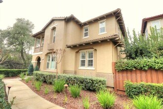 217 Barnhill Dr in Folsom, CA - Building Photo - Building Photo