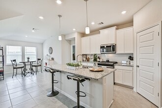 10409 Deussen Ln in Texas City, TX - Building Photo - Building Photo