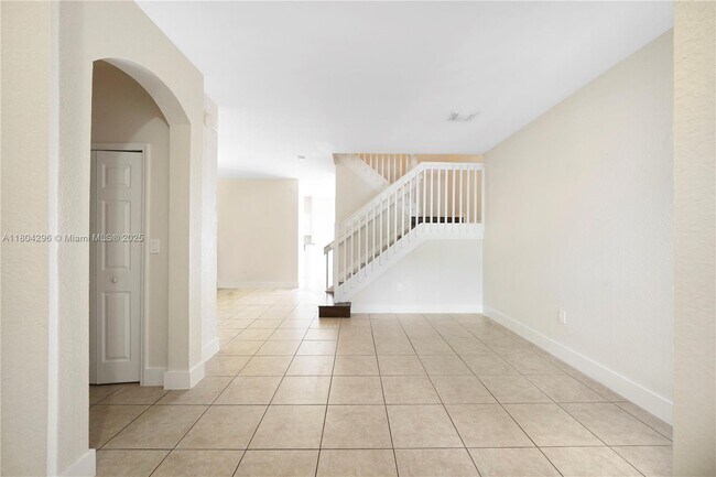 15292 SW 119th St in Miami, FL - Building Photo - Building Photo
