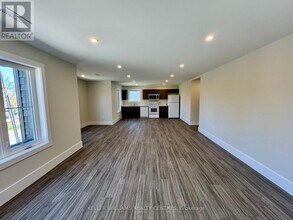 65 Holgate St in Barrie, ON - Building Photo - Building Photo
