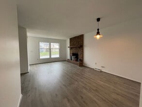 12901 W 61st Terrace in Shawnee, KS - Building Photo - Building Photo