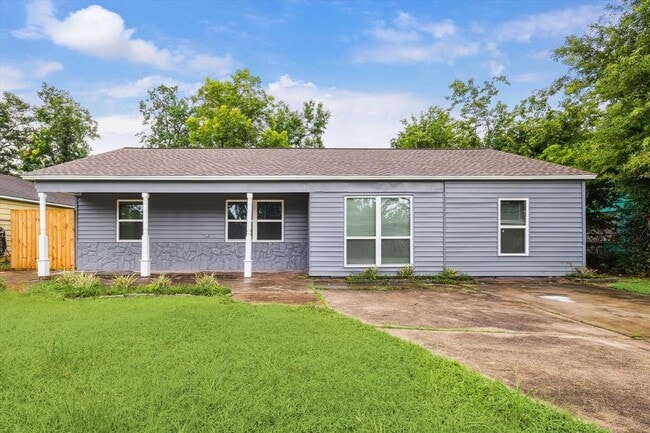 property at 7426 Saunders Rd