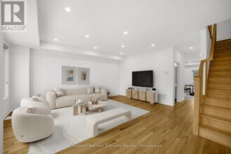 42 Wind Tree Wy in Halton Hills, ON - Building Photo - Building Photo