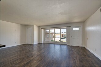 6141 Dorothy Dr in San Diego, CA - Building Photo - Building Photo