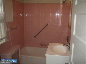 922 Delmont Dr in Penn Wynne, PA - Building Photo - Building Photo