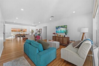 6331 SW 18th St in Miami, FL - Building Photo - Building Photo