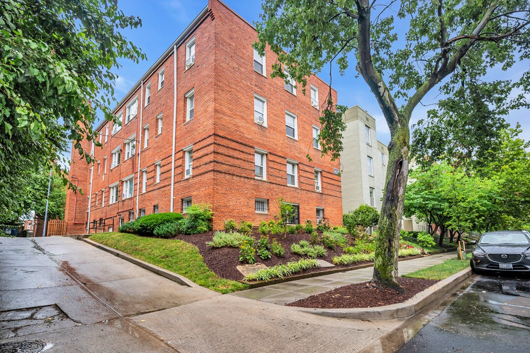 1620 C Street Apartments in Washington, DC - Building Photo