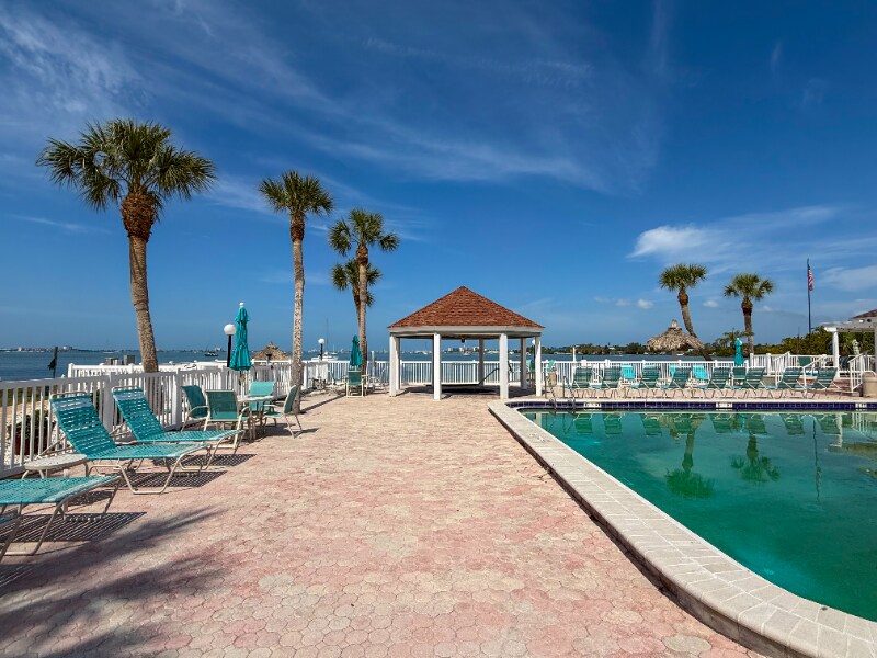 3657 42nd Way S in St. Petersburg, FL - Building Photo