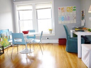 2713 W Giddings St in Chicago, IL - Building Photo - Building Photo