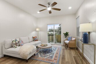 2918 Mandeville St in New Orleans, LA - Building Photo - Building Photo