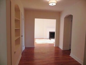 160 S Middle Neck Rd in Great Neck, NY - Building Photo - Building Photo