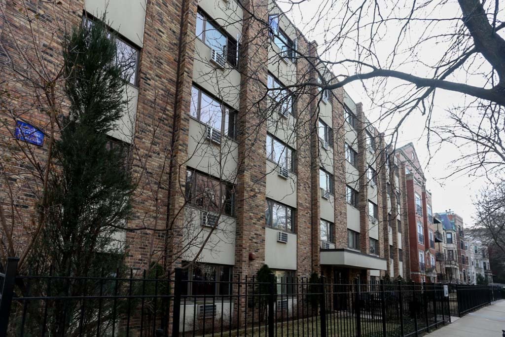 628 W Wrightwood Ave in Chicago, IL - Building Photo