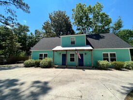 202 Dixie Ave, Unit 202 Dixie (Downstairs) in Wilmington, NC - Building Photo