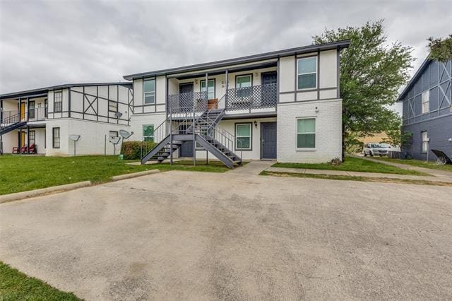 property at 215 Roberts Cir